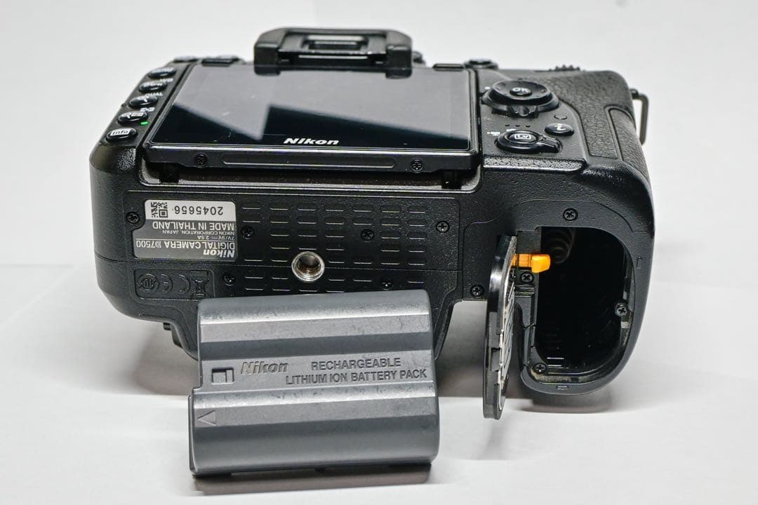 Nikon D7500 ボディ デジタル一眼レフカメラ