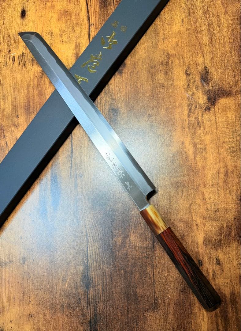 森本光一作　蛸引 先丸　青二鋼 紋鍛錬 尺　紫檀白水牛八角柄