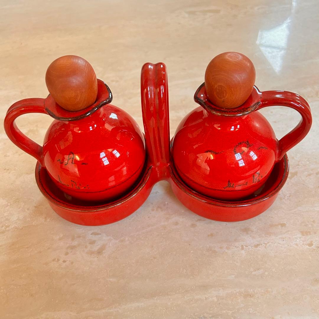 新品　Mamma Ro Italy Red 赤い陶器の調味料ボット 2個セット