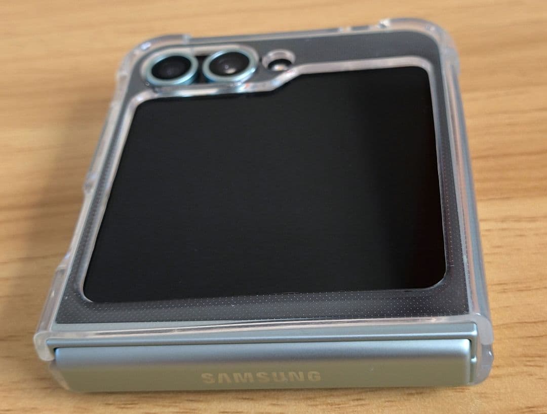 Galaxy Z Flip6 256GB ミント 海外モデル 美品 ケース付き
