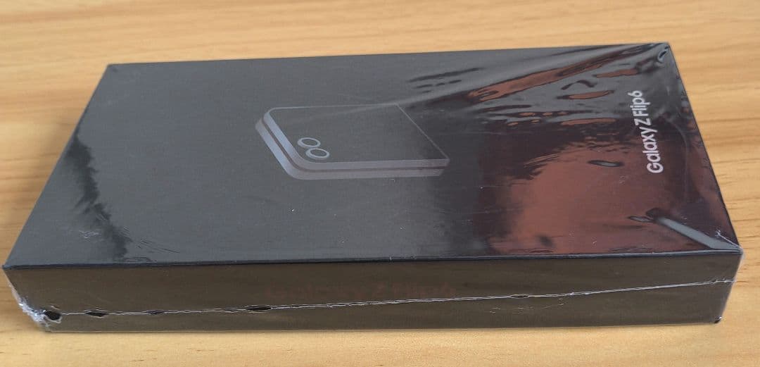 Galaxy Z Flip6 256GB ミント 海外モデル 美品 ケース付き