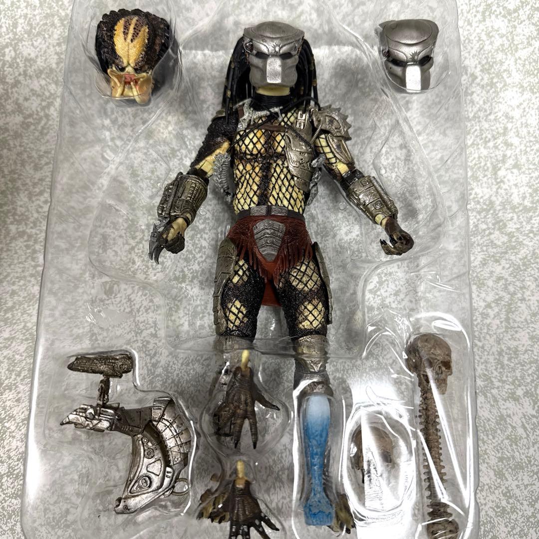NECA製　プレデター　フィギュア　難あり