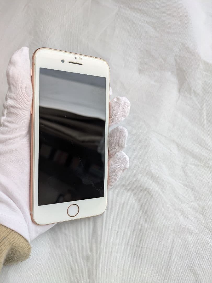 【美品】Apple iPhone 8 64GB　ケース付き