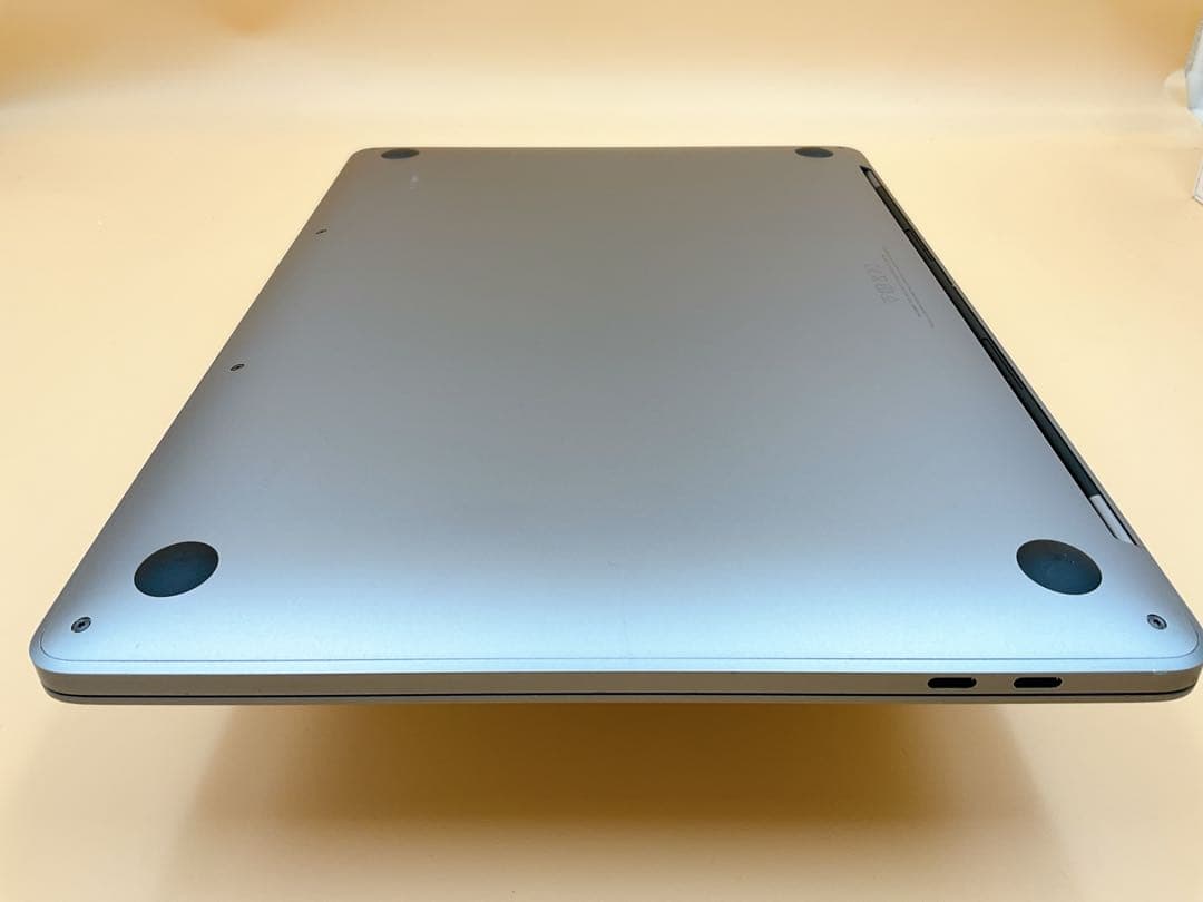 Macbook Pro 2022 13インチ M2 24GB 500GB