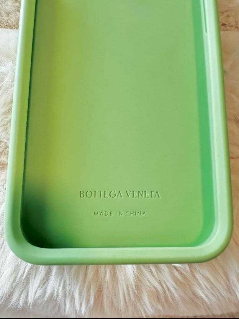 Bottega Veneta グリーン iPhone13proケース