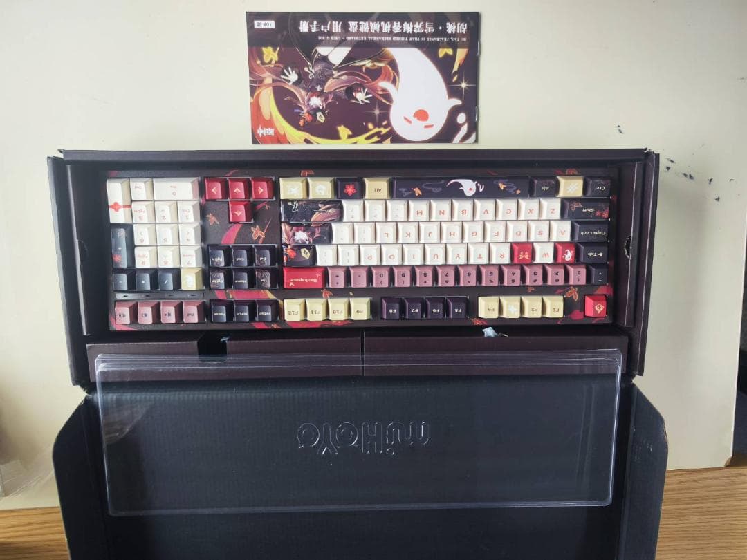 【公式正規品】原神　胡桃　雪晴梅香キーボード（キーキャップ付き）　赤軸　87キー