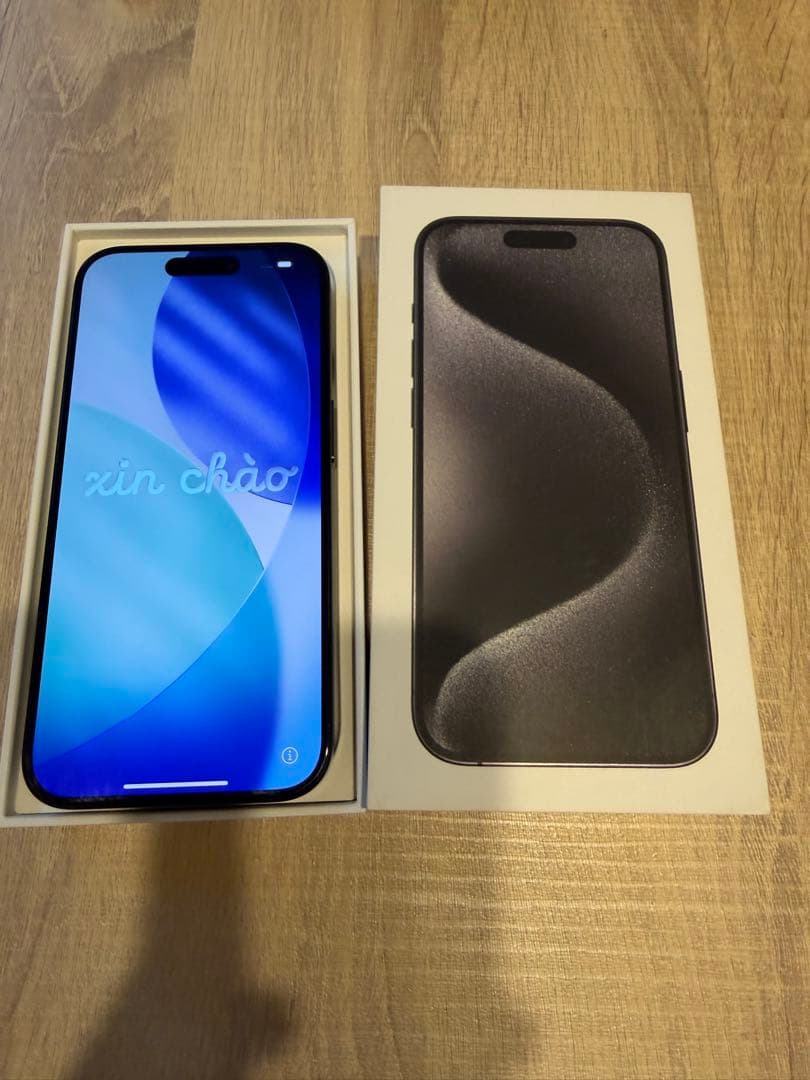 Apple iPhone 15 Pro ブラックチタニウム　128GB
