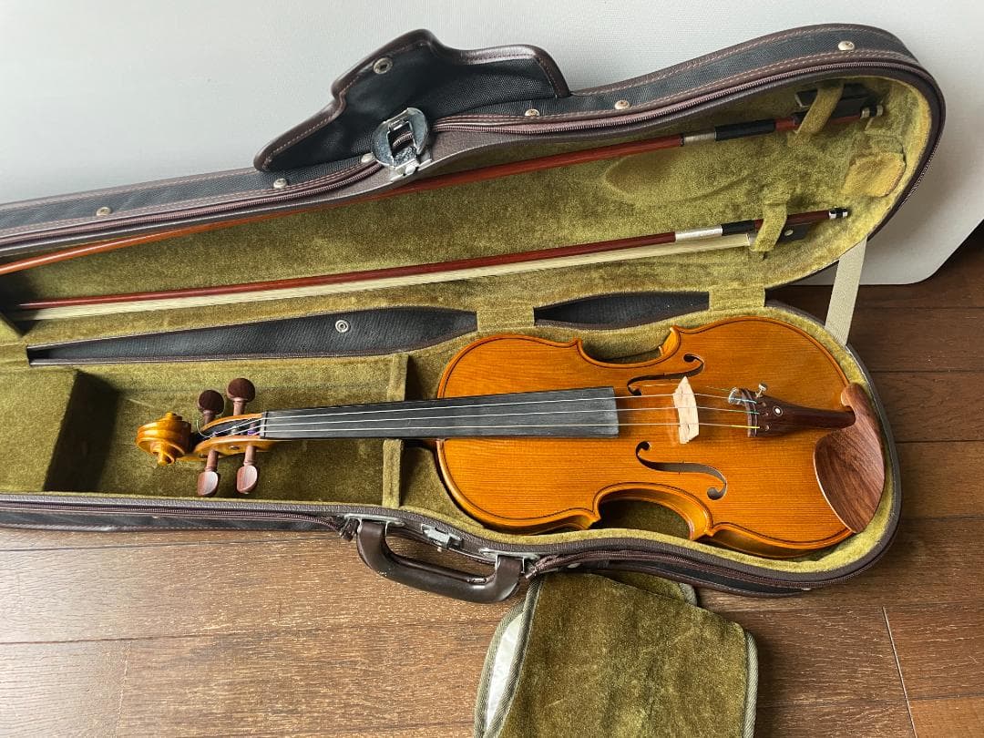 こがね色ニスで美しいワンピースバックのバイオリン ４／４サイズ