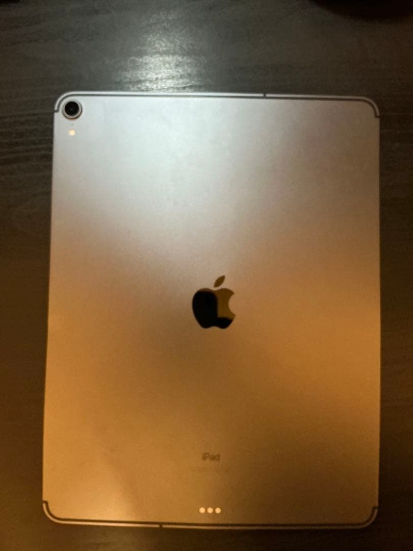 iPad シルバー 画面ひび割れあり