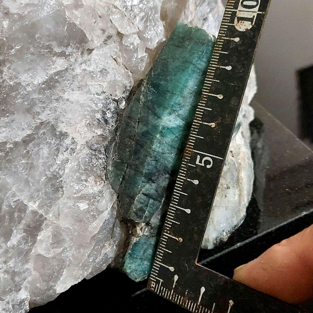 ド迫力！レア！！ 3キロ超えの 巨石エメラルド 原石 ポイント磨き91