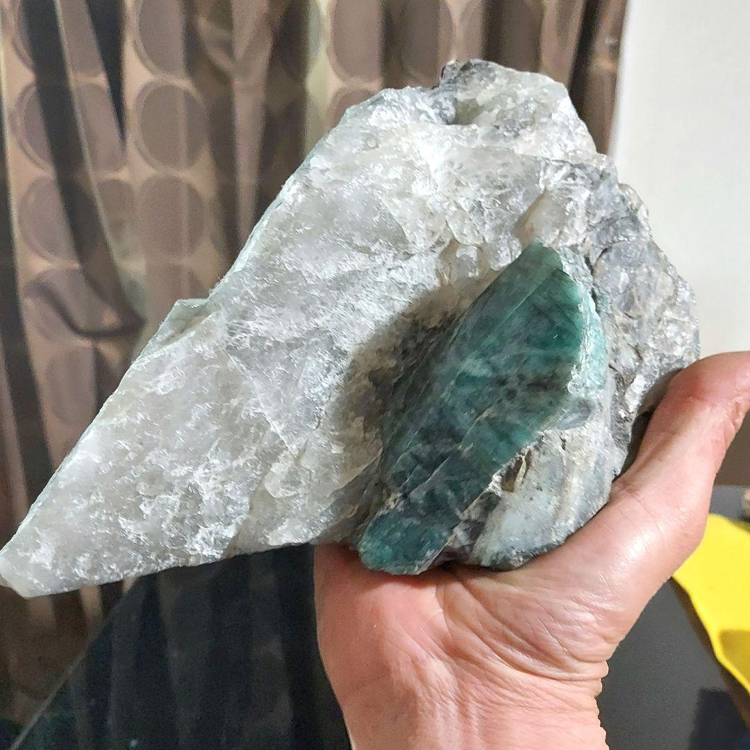 ド迫力！レア！！ 3キロ超えの 巨石エメラルド 原石 ポイント磨き91