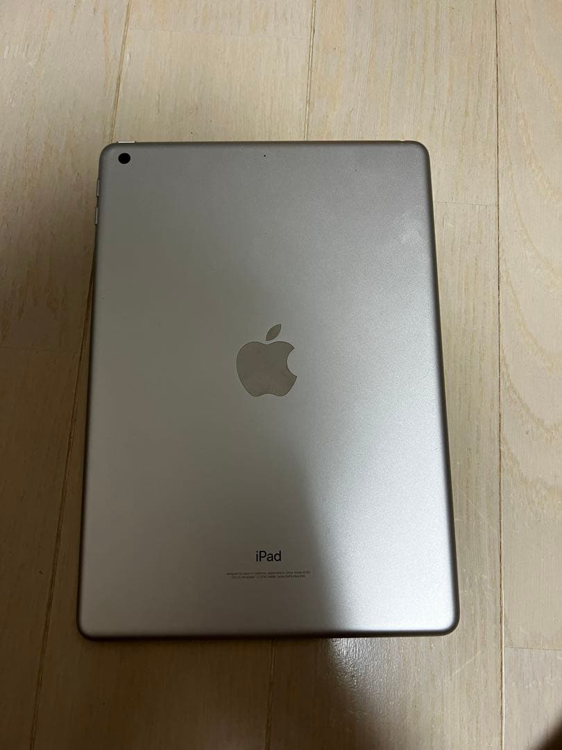 Apple iPad 第6世代 32GBシルバー 本体