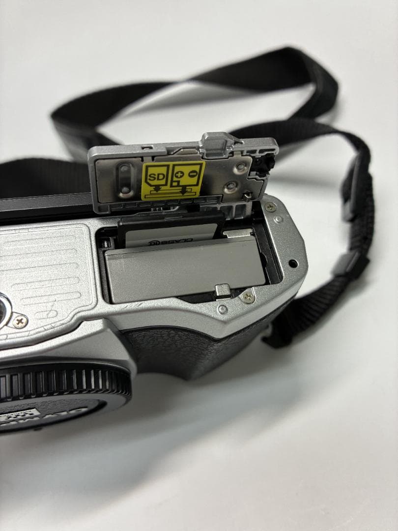 【訳アリ】OLYMPUS OM-D E-M10 レンズ2本付