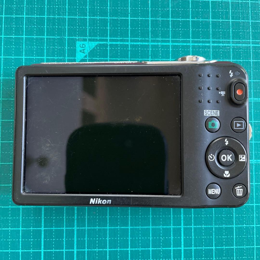 Nikon COOLPIX L30　オールドコンデジ　単三電池駆動　平成レトロ