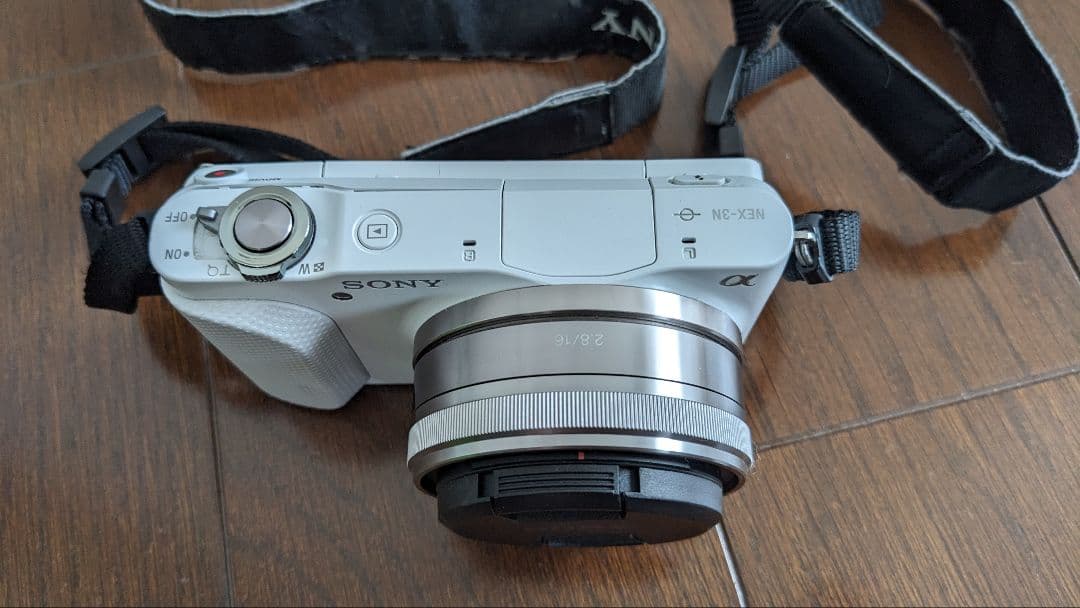 特価Sony α NEX-3N ミラーレスカメラ SEL16F28 単焦点レンズ