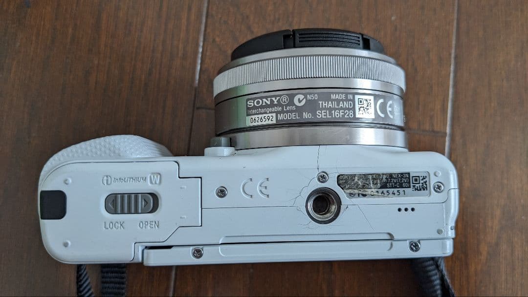 特価Sony α NEX-3N ミラーレスカメラ SEL16F28 単焦点レンズ