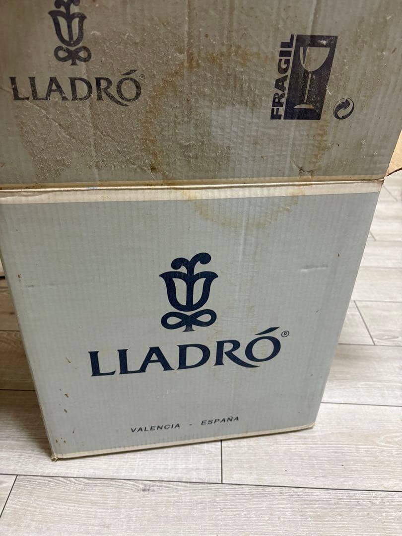 LLADRO リヤドロ　貴婦人　陶器