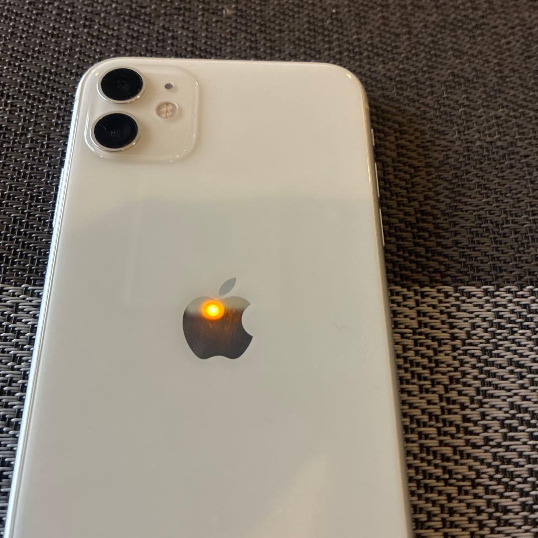 美品　Apple iPhone 11 本体 最大容量78% 傷無し汚れ無し