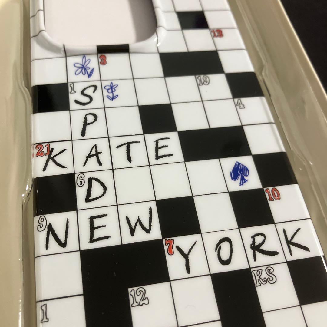 新品　未使用　iPhone16proケース　クロスワードパズル　ゲーム