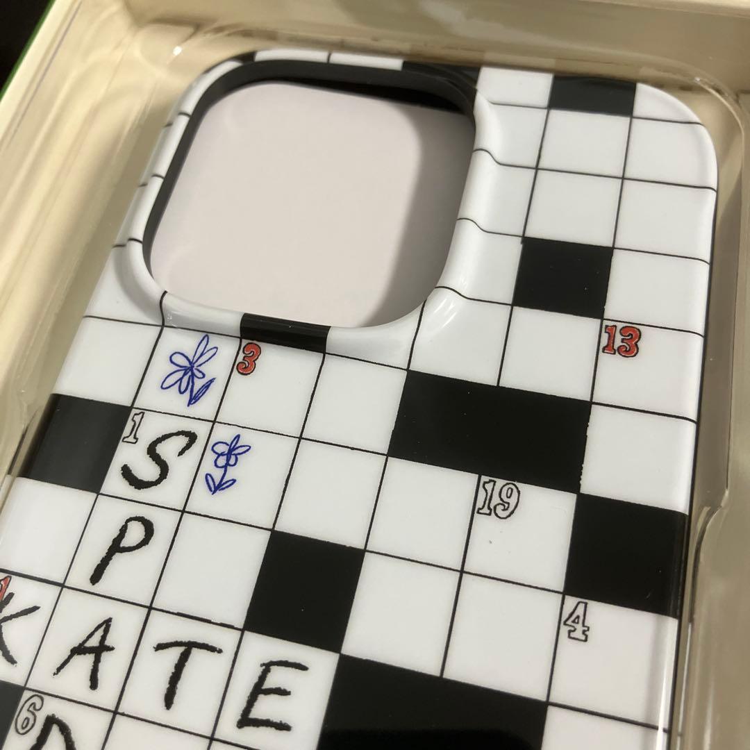 新品　未使用　iPhone16proケース　クロスワードパズル　ゲーム