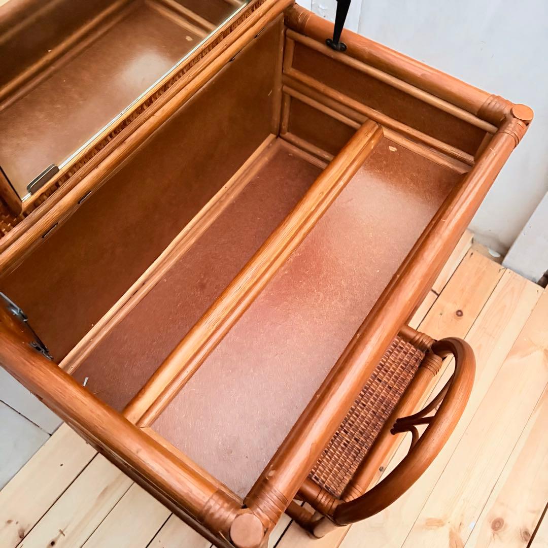 ラタン　籐　シンプル　レトロなドレッサー　椅子付き　鏡台　昭和レトロ