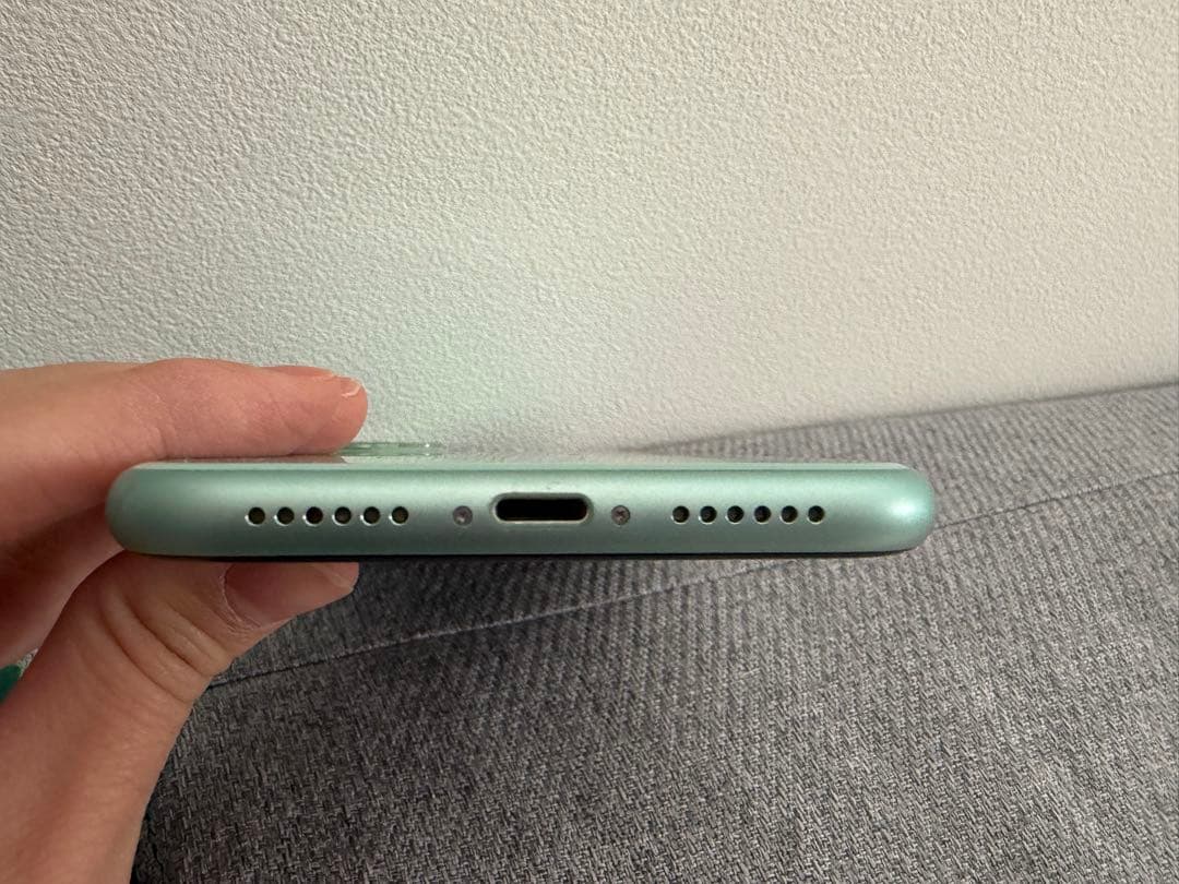 Apple iPhone 11 ミントグリーン 本体　バッテリー79%