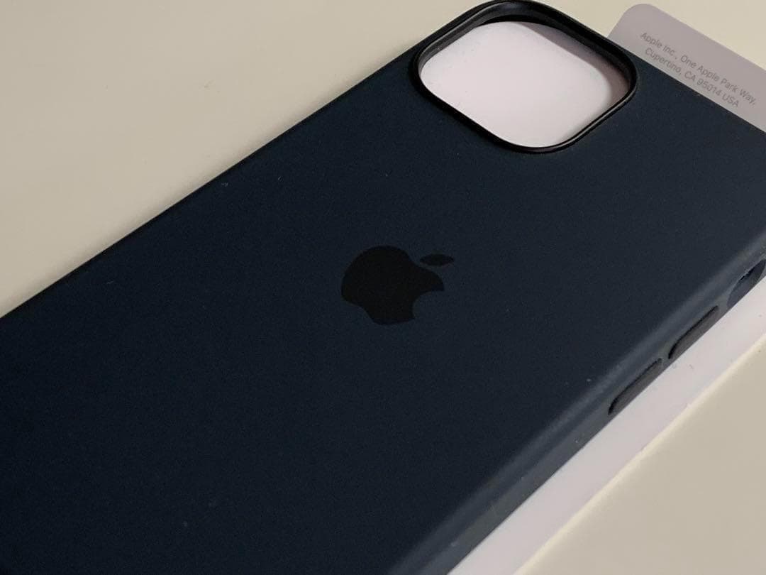 【新品】純正 iPhone 13 mini シリコンケース・ミッドナイト②