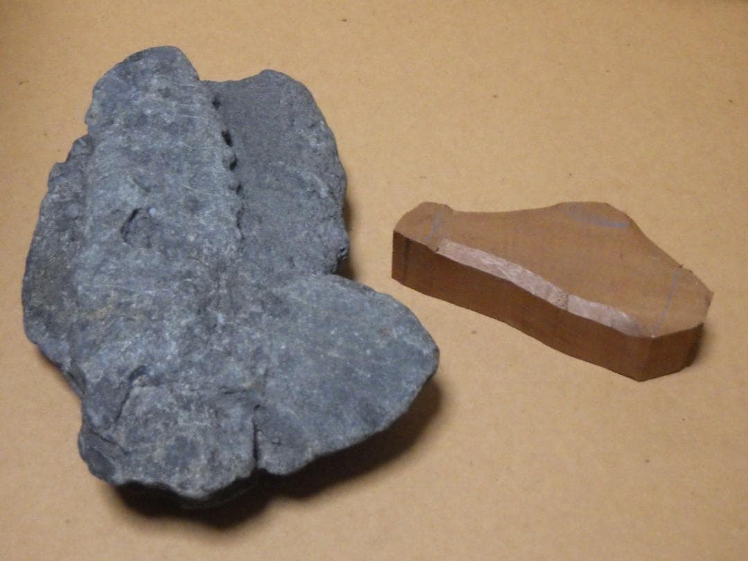 水石 天然石 17㎝ 968ｇ 鉱物 鉱石 原石 鑑賞石 手作り台座付き