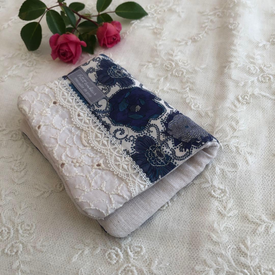 ハンドメイドハンカチ　リバティ（ルーシーディジー）刺繍コットン、レース