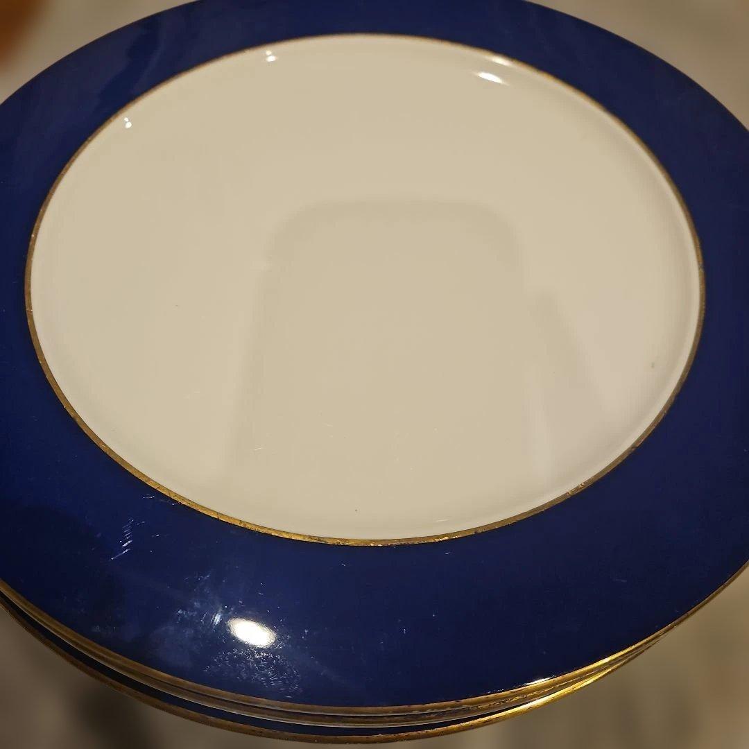 紺色と白の金縁円形皿　７枚