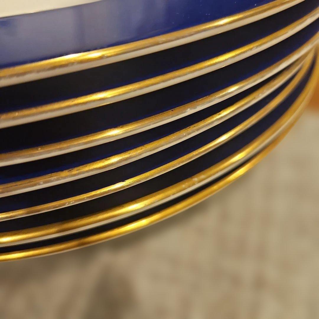 紺色と白の金縁円形皿　７枚