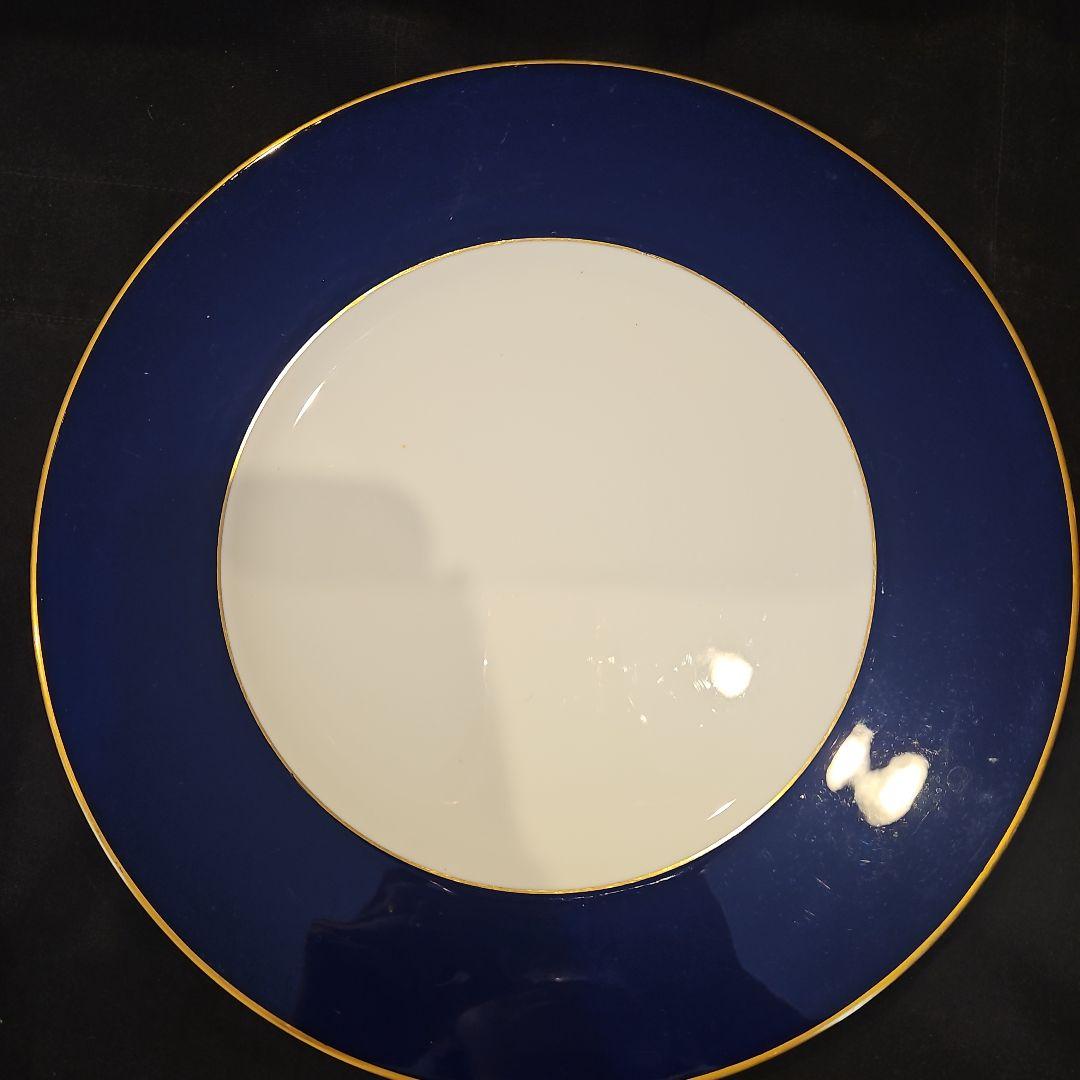 紺色と白の金縁円形皿　７枚