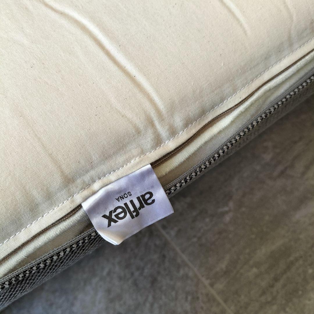 【値下げ中】arflex SONA ソファ クッション4個付 日焼けあり 展示品