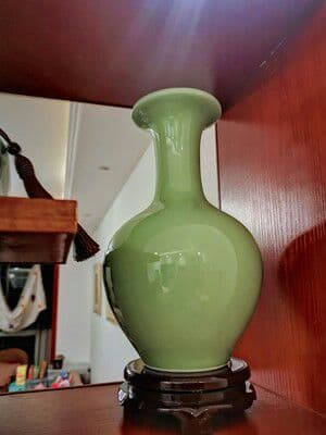 陶器の影青模造の花瓶置物