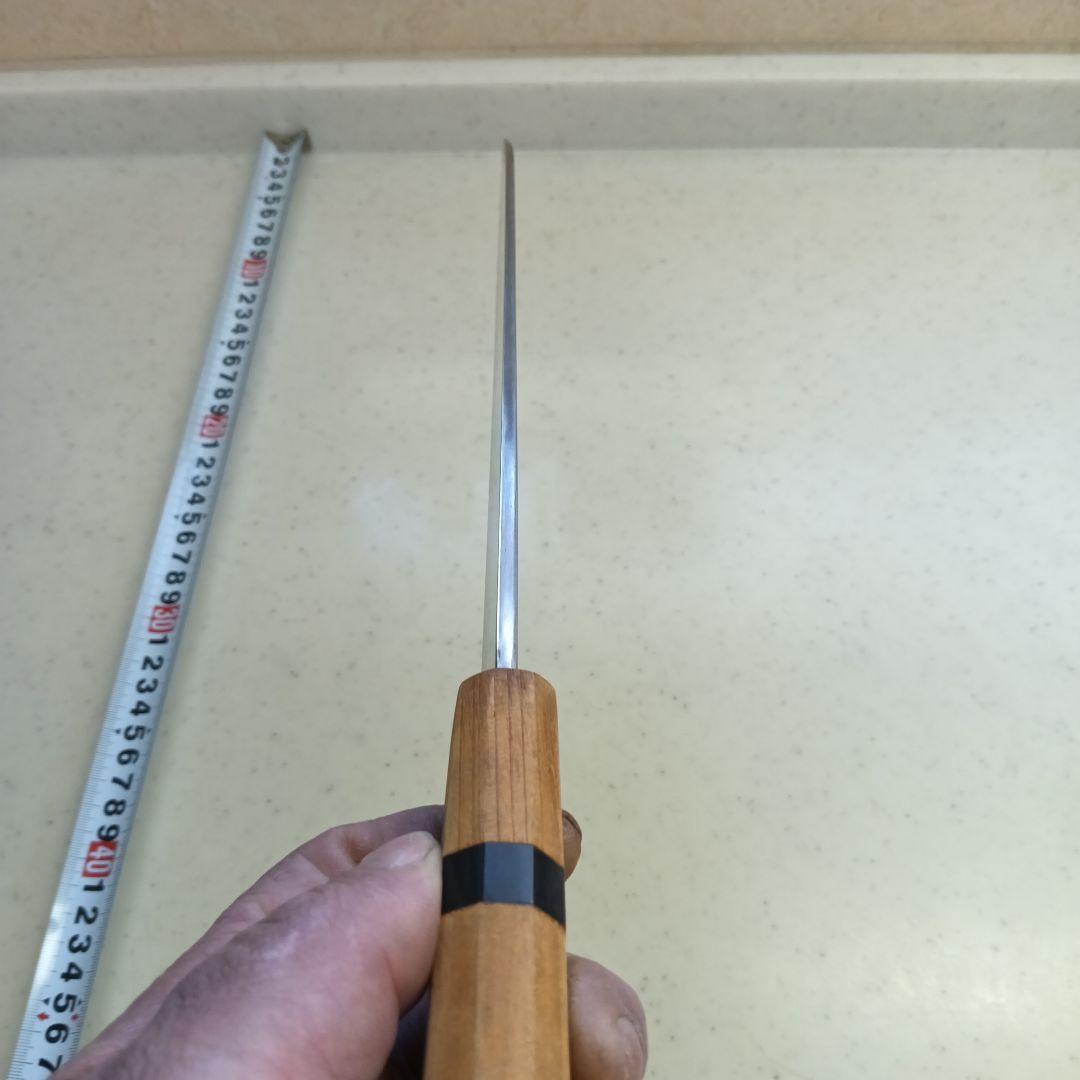 刃渡り約29cmの柳刃包丁