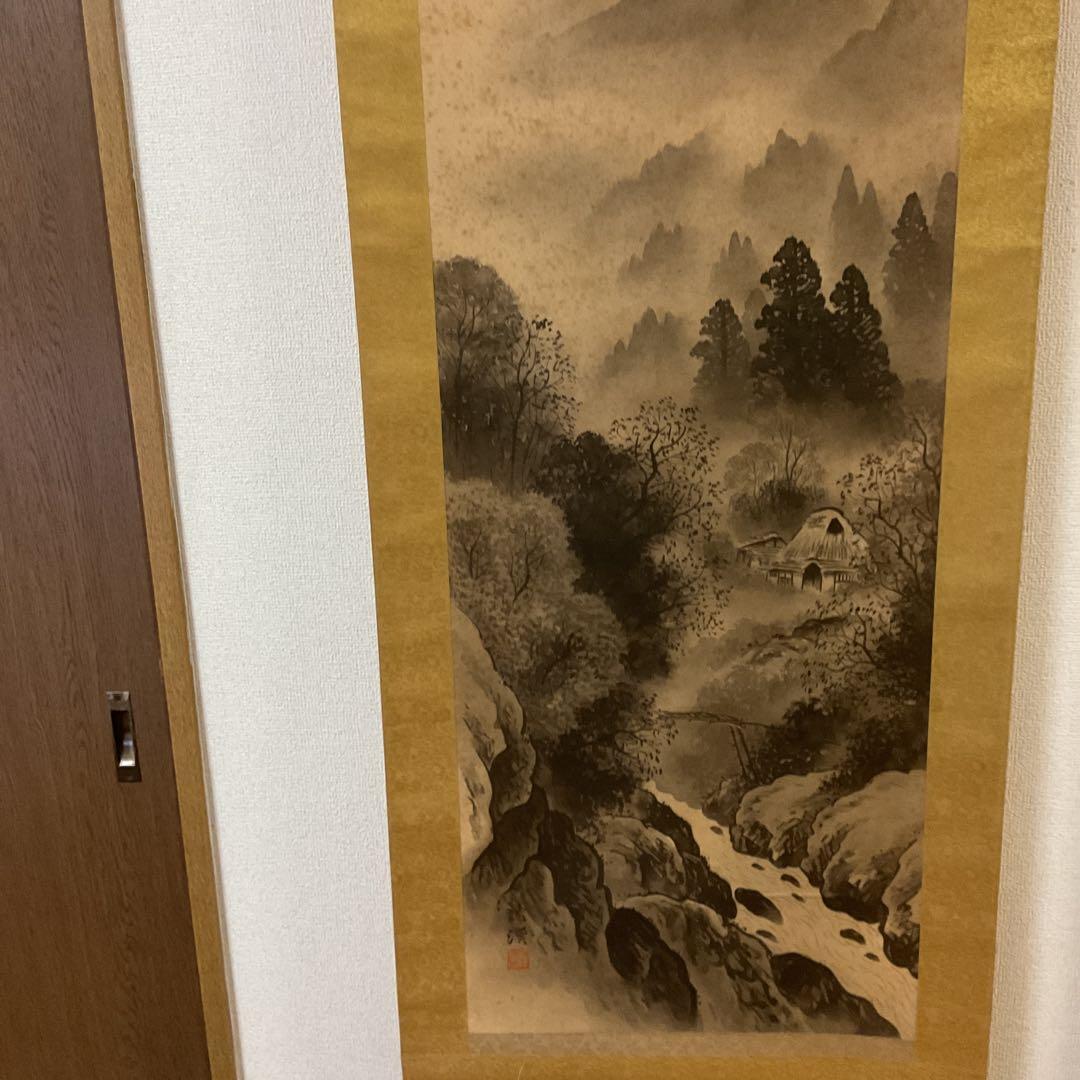 絹本水墨山水画 瑞渓筆 【作者不詳】 表具は良好 作品シミ存在