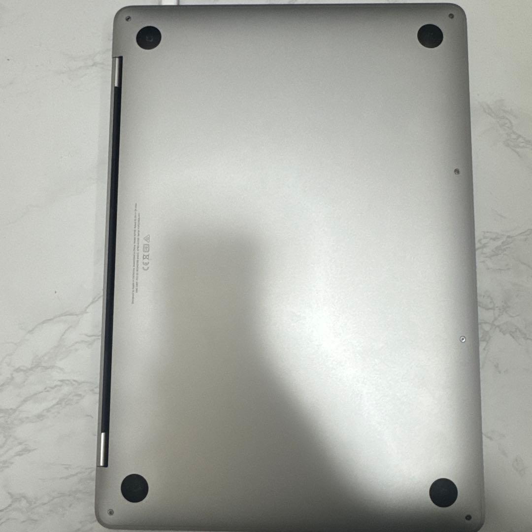 MacBook Pro シルバー