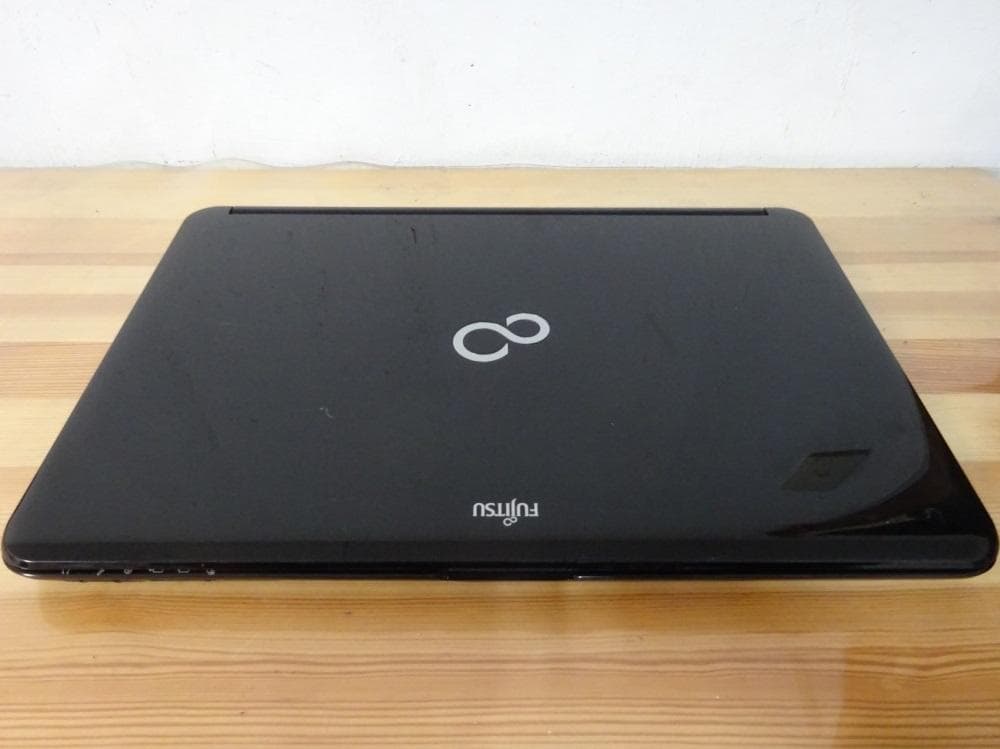 富士通 ノートパソコン LIFEBOOK AH56/H/中古特価良品