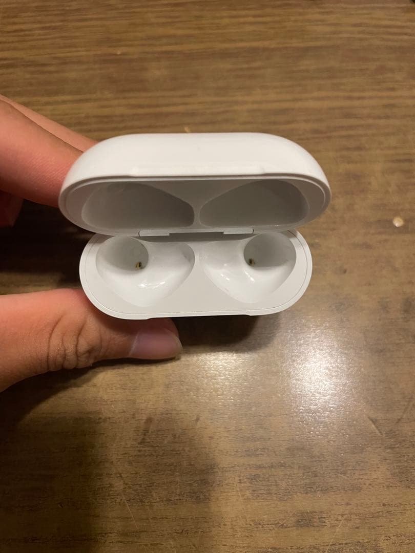 AirPods第4世代ノイズキャンセリング付き 充電ケース