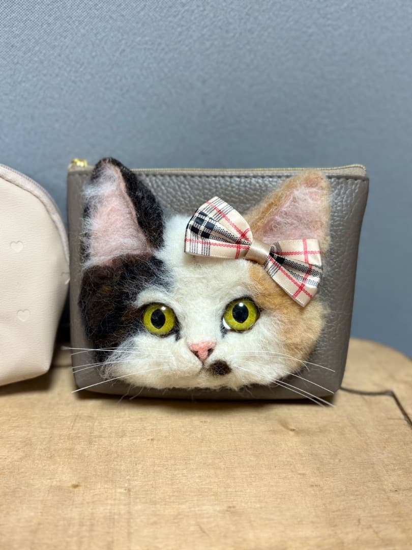 羊毛フェルト三毛猫ポーチ【ハンドメイド 羊毛フェルト
