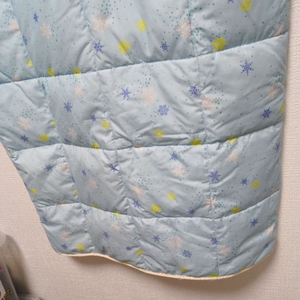 西川リビング　羽毛スリーパー　着る布団　車中泊　あったか寝具　冬