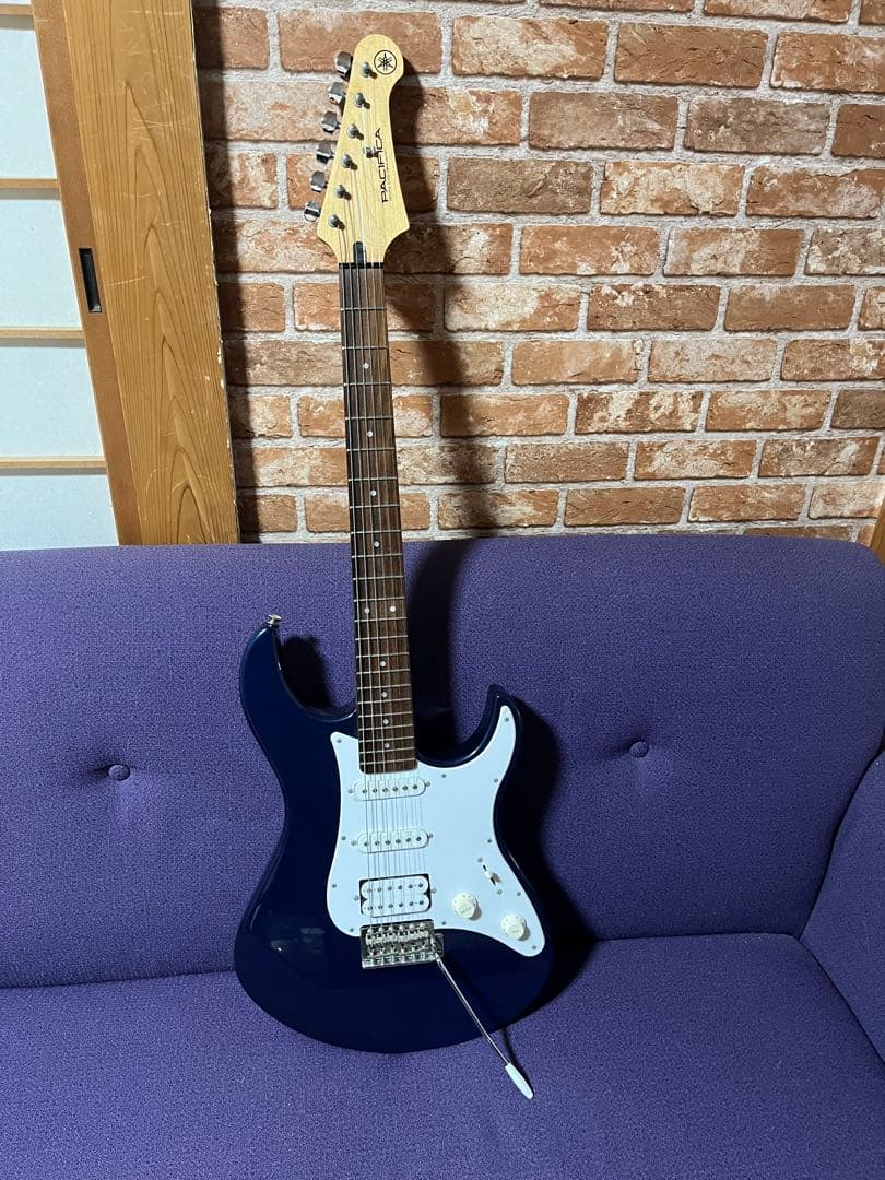 YAMAHA PAC012エレキギター ネイビーブルー