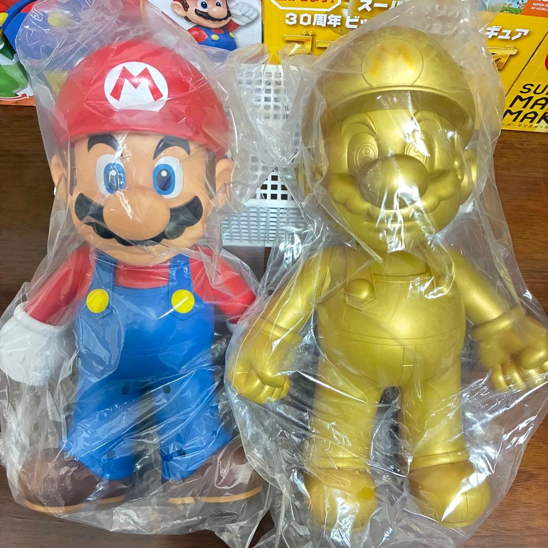 スーパーマリオ　ビッグアクションフィギュア　ビルダーマリオヨッシーゴールドマリオ