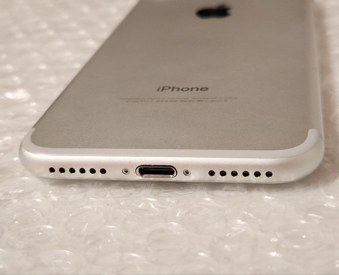 SIMフリー　iPhone 7 32GB