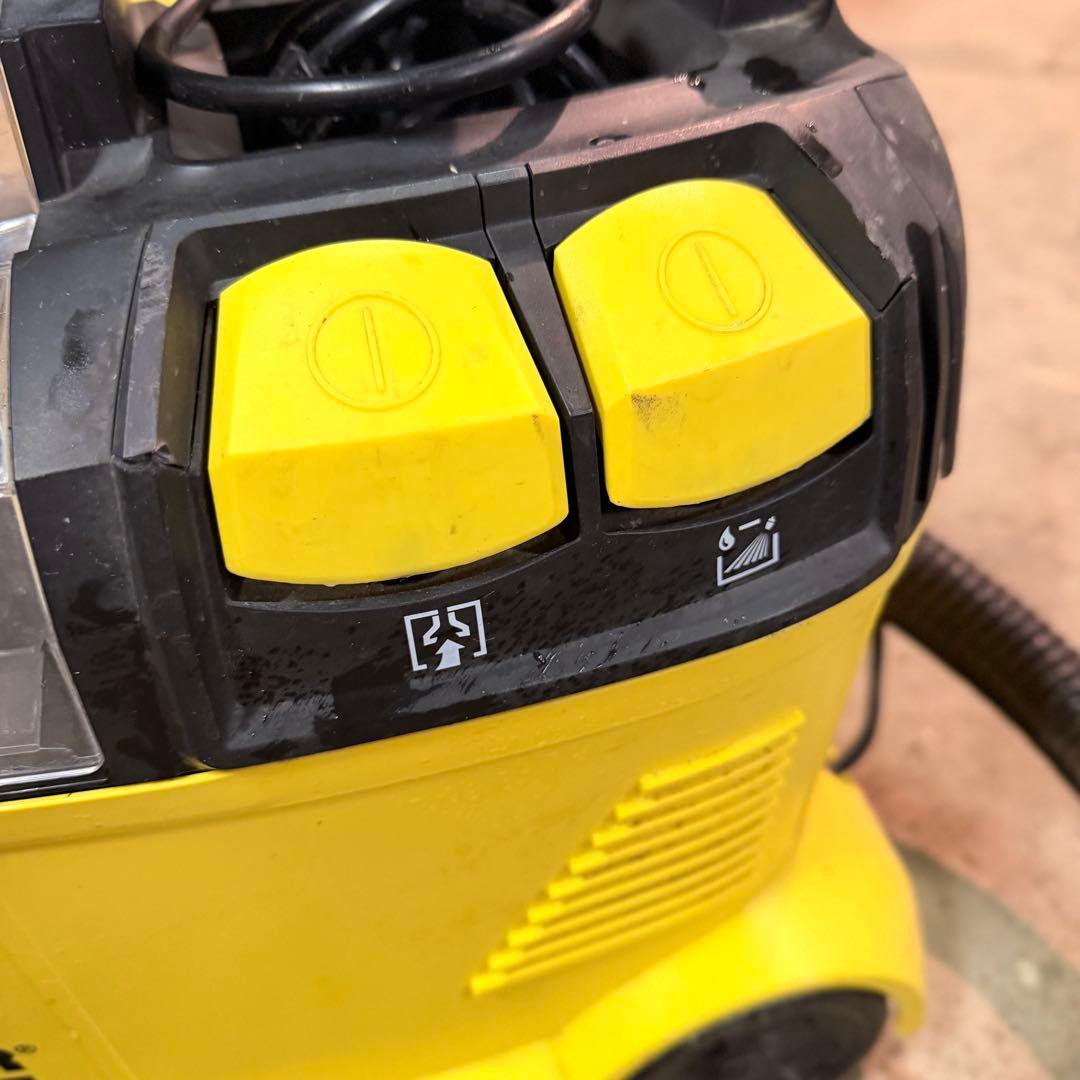 KARCHER Puzzi'8/1C 業務用リンサークリーナー　難あり