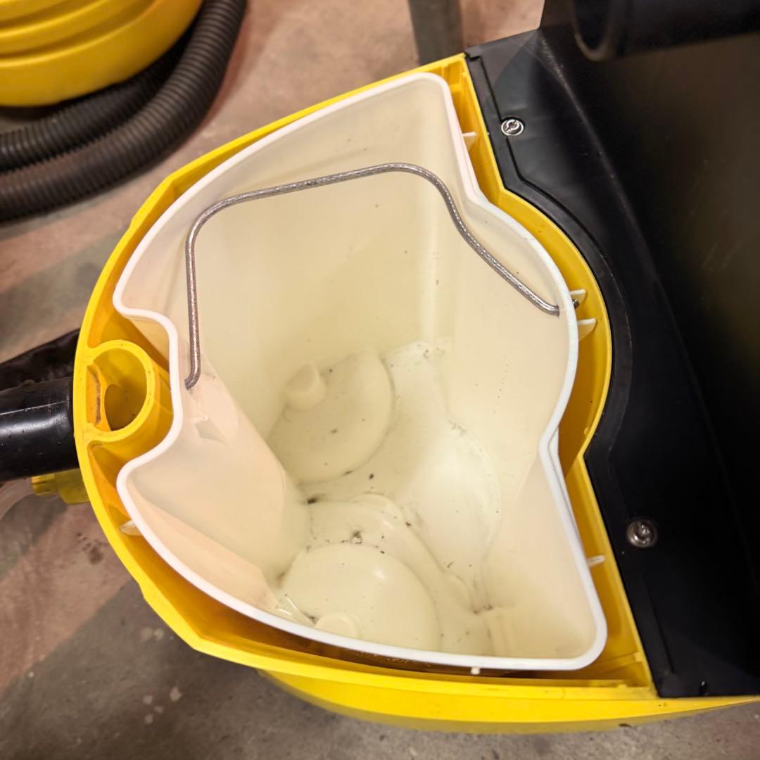 KARCHER Puzzi'8/1C 業務用リンサークリーナー　難あり