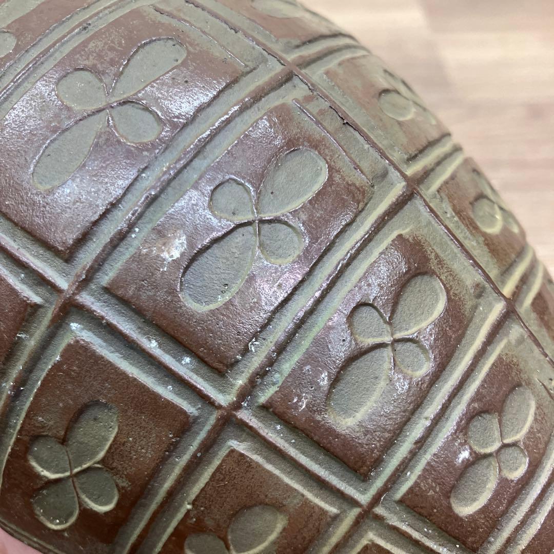 D壁 鋳銅 花瓶 双耳 幾何学紋様 花器 飾壷 鋳物 工芸品 アンティーク