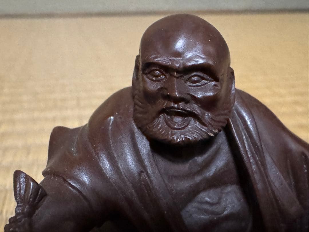 母のお茶道具の仲間たち　面壁九年 達磨大師 台座付　本体69x45xh55mm