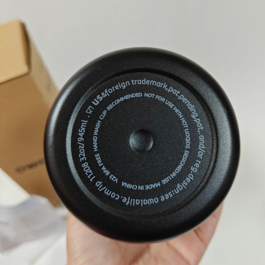 未使用 Owala FreeSipステンレススチールウォーターボトル32oz 黒