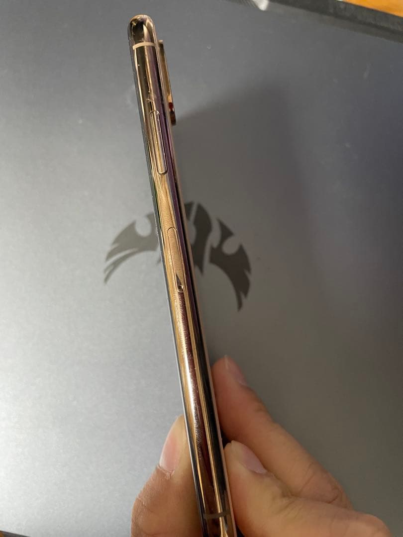 Apple iPhone Xs ゴールド ひび割れあり